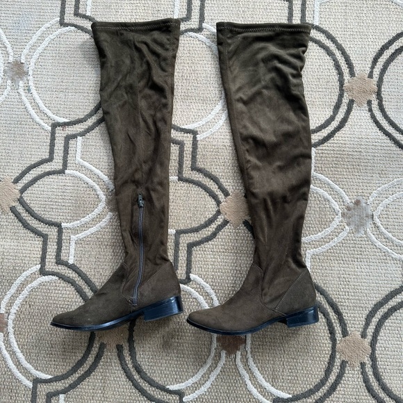 Over the knee suede boots from Aldo - Size 6 - Olive Green - Picture 2 of 7